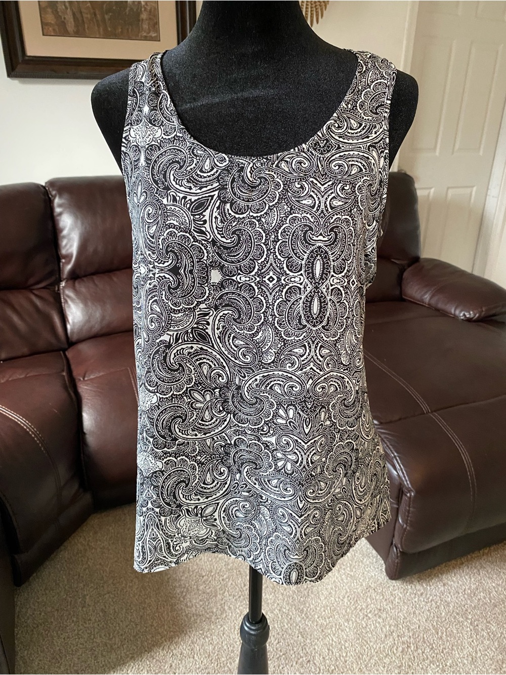 Express Black White Paisley Split Back Tank Sleeveless Women’s Small Bohemian